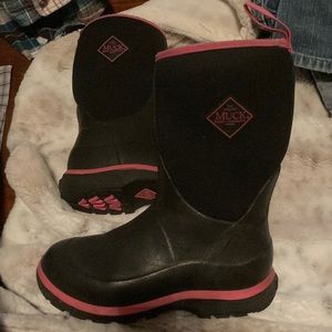 Muck boot company size 1